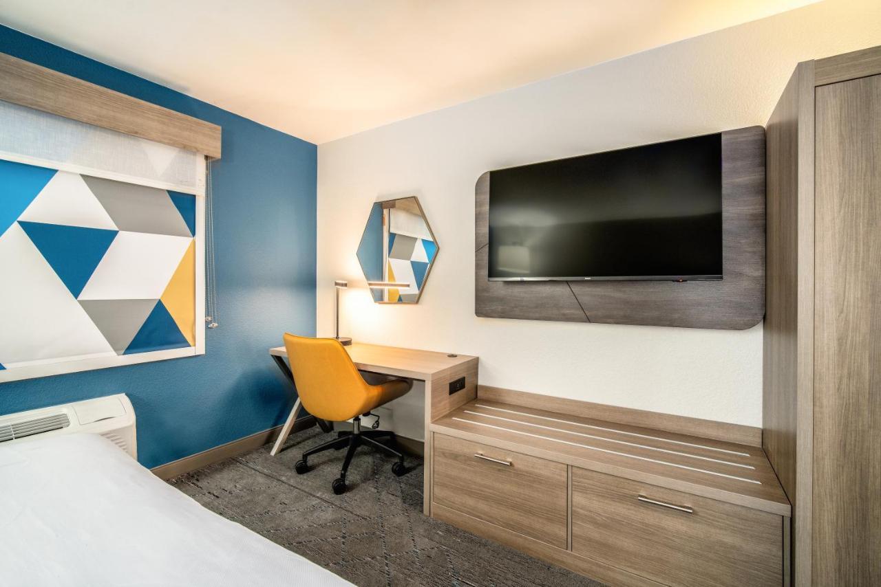 Holiday Inn Express & Suites Phoenix - Mesa West By Ihg Esterno foto