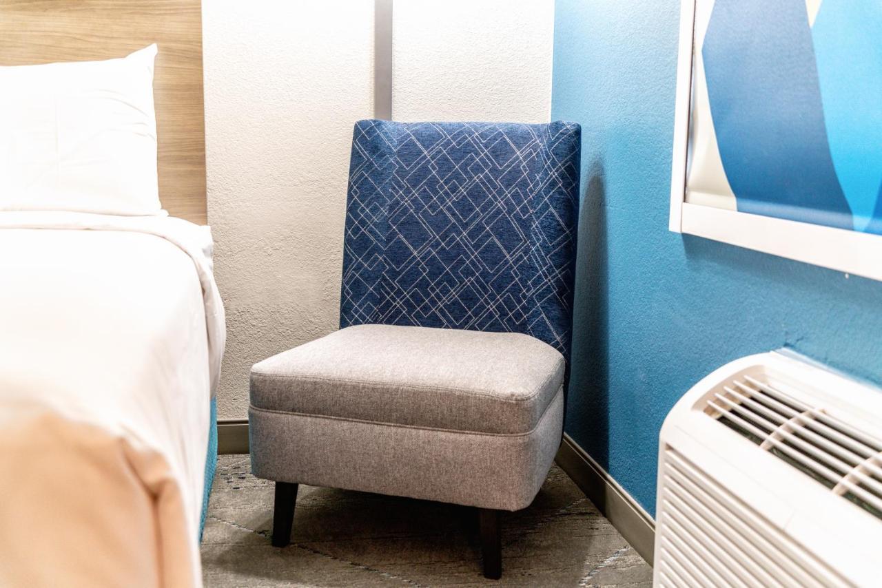 Holiday Inn Express & Suites Phoenix - Mesa West By Ihg Esterno foto
