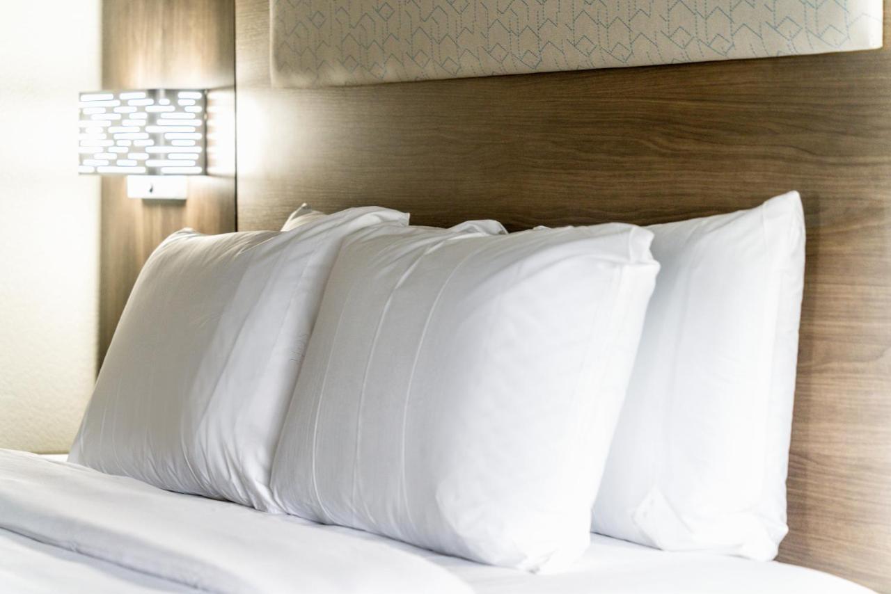 Holiday Inn Express & Suites Phoenix - Mesa West By Ihg Esterno foto