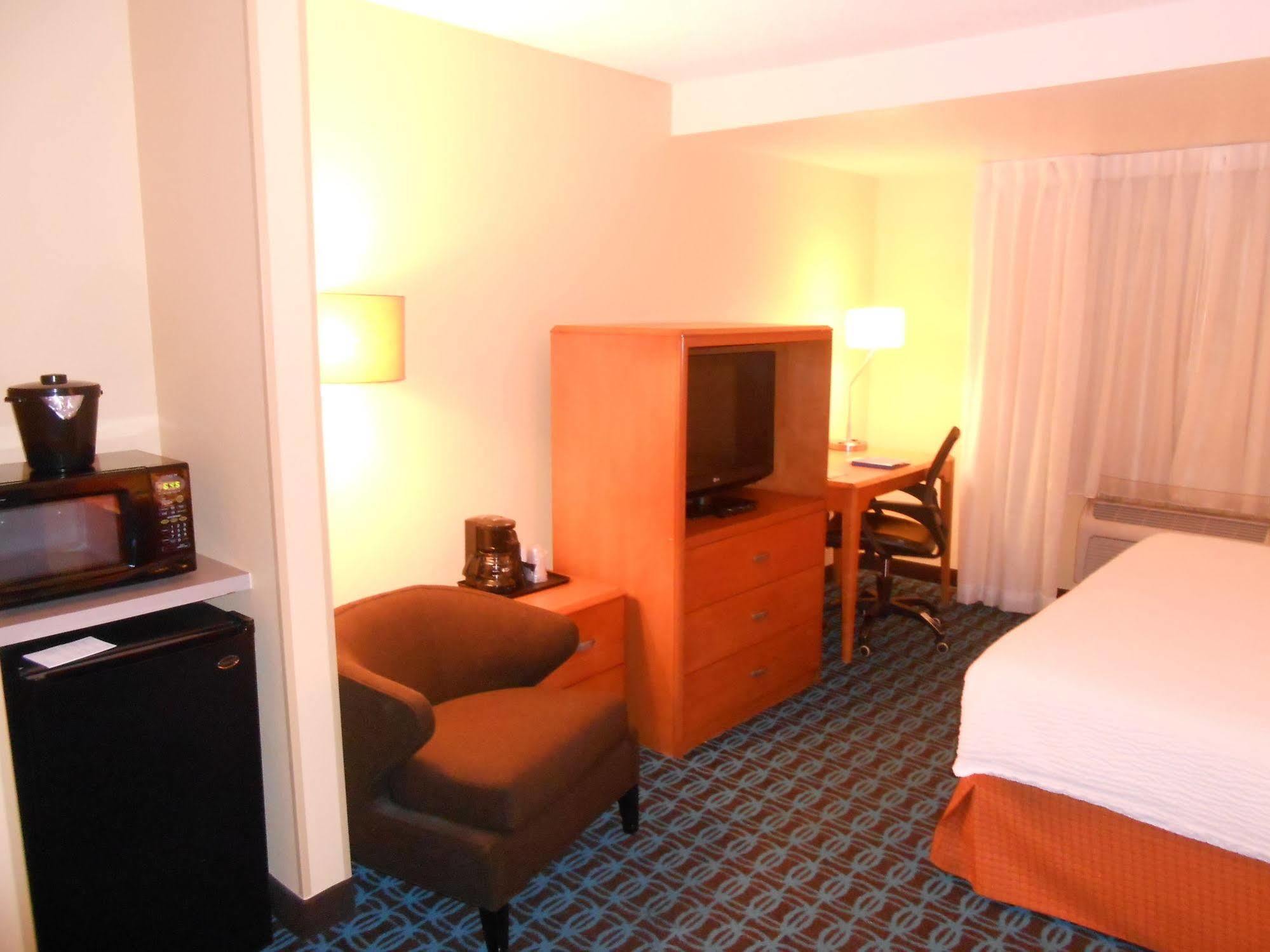 Holiday Inn Express & Suites Phoenix - Mesa West By Ihg Esterno foto