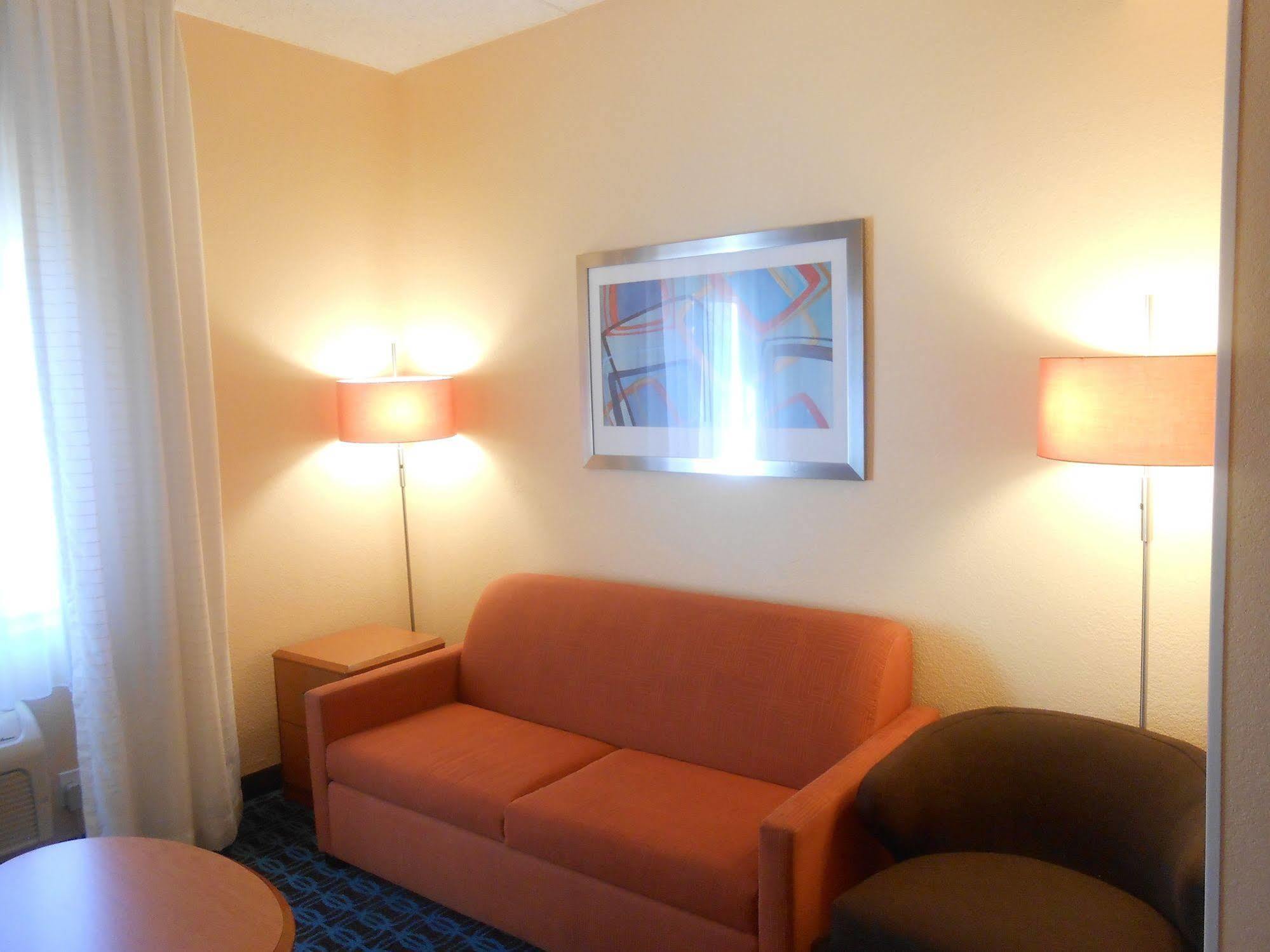 Holiday Inn Express & Suites Phoenix - Mesa West By Ihg Esterno foto